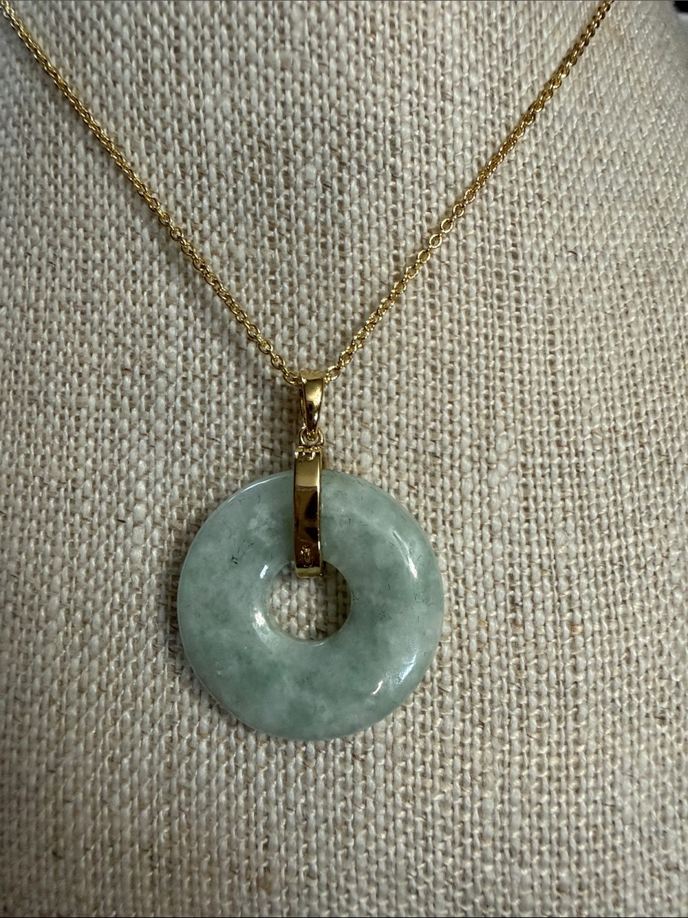 S Gold Chain Necklace with Light Green Jade Donut Pendant